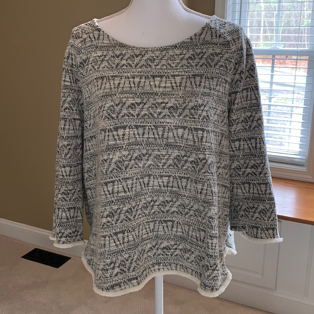 W5 Like New 3/4 Sleeve Top XL